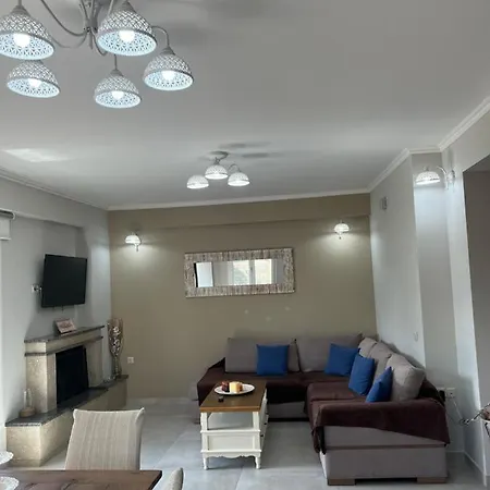 Apartment Faidra's House *